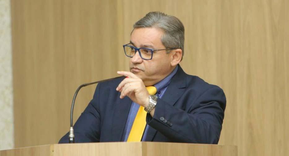 Professor Hedvaldo Costa reivindica recapeamento asfáltico de vias