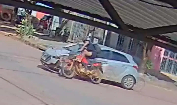 Motociclista fica ferido após colisão com carro no Jardim Imperial