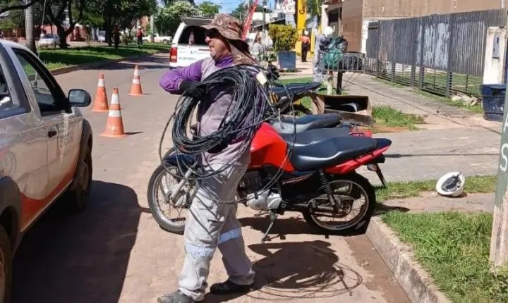 Operação Cidade Limpa retira mais de 300 kg de cabos em ação realizada nesta quarta-feira (29)